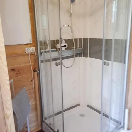 Letniak Pod Debami Casa de Férias Grabina